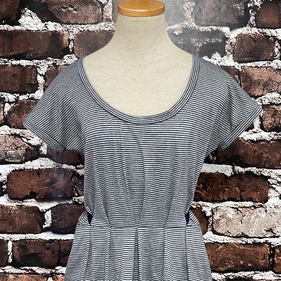 Subtitled Dress Blue Gray Stripes T-Shirt Tie Back Size 8 - Picture 4 of 12